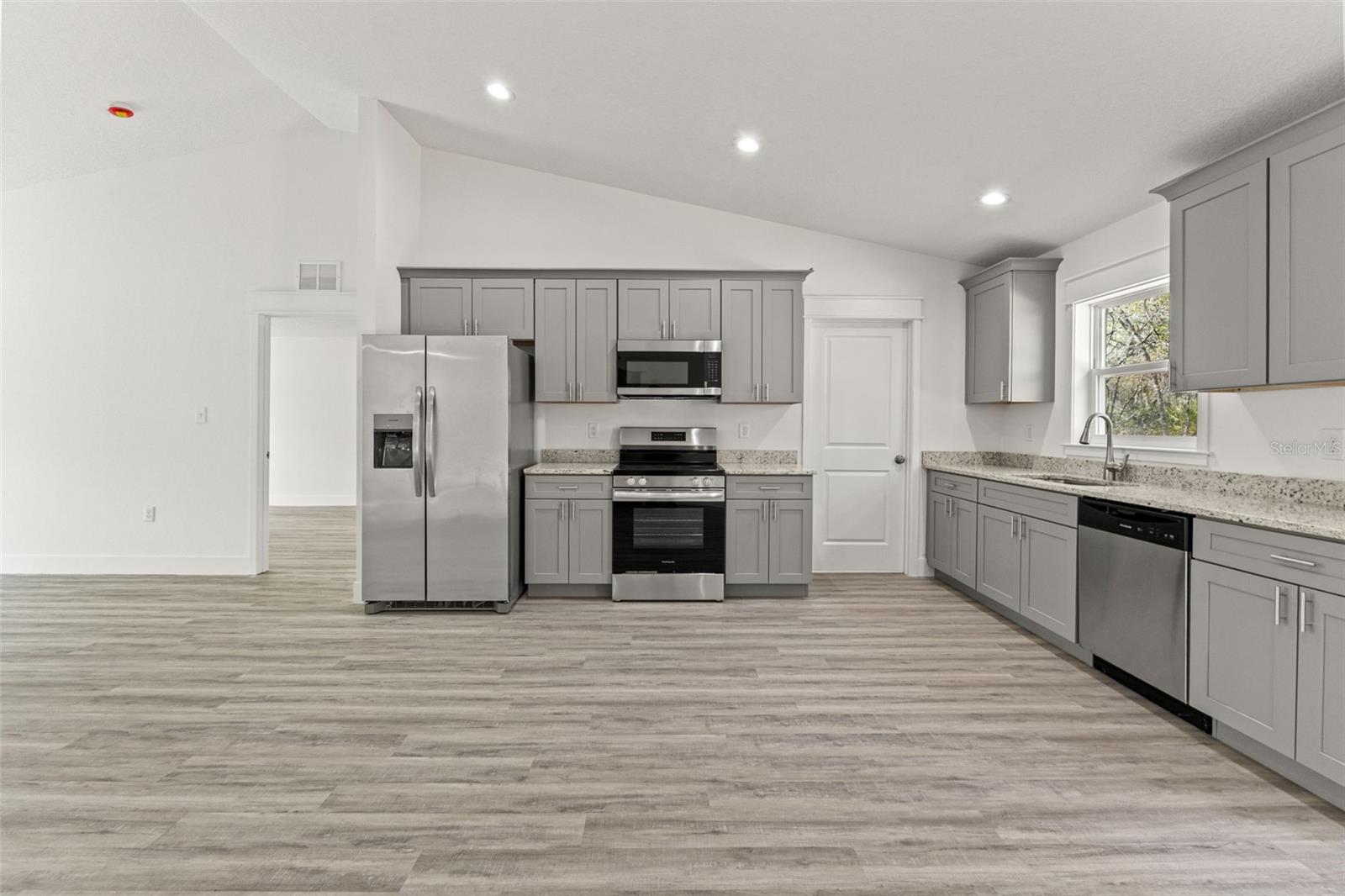 ROYAL HIGHLANDS - Residential