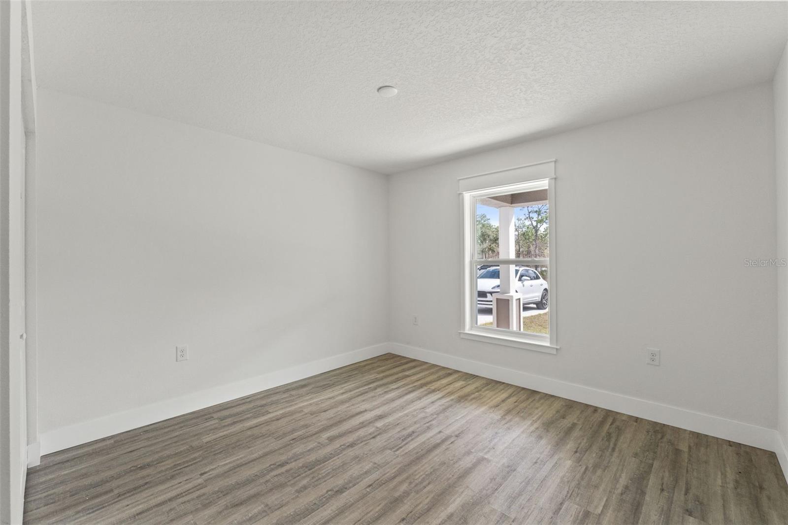 ROYAL HIGHLANDS - Residential