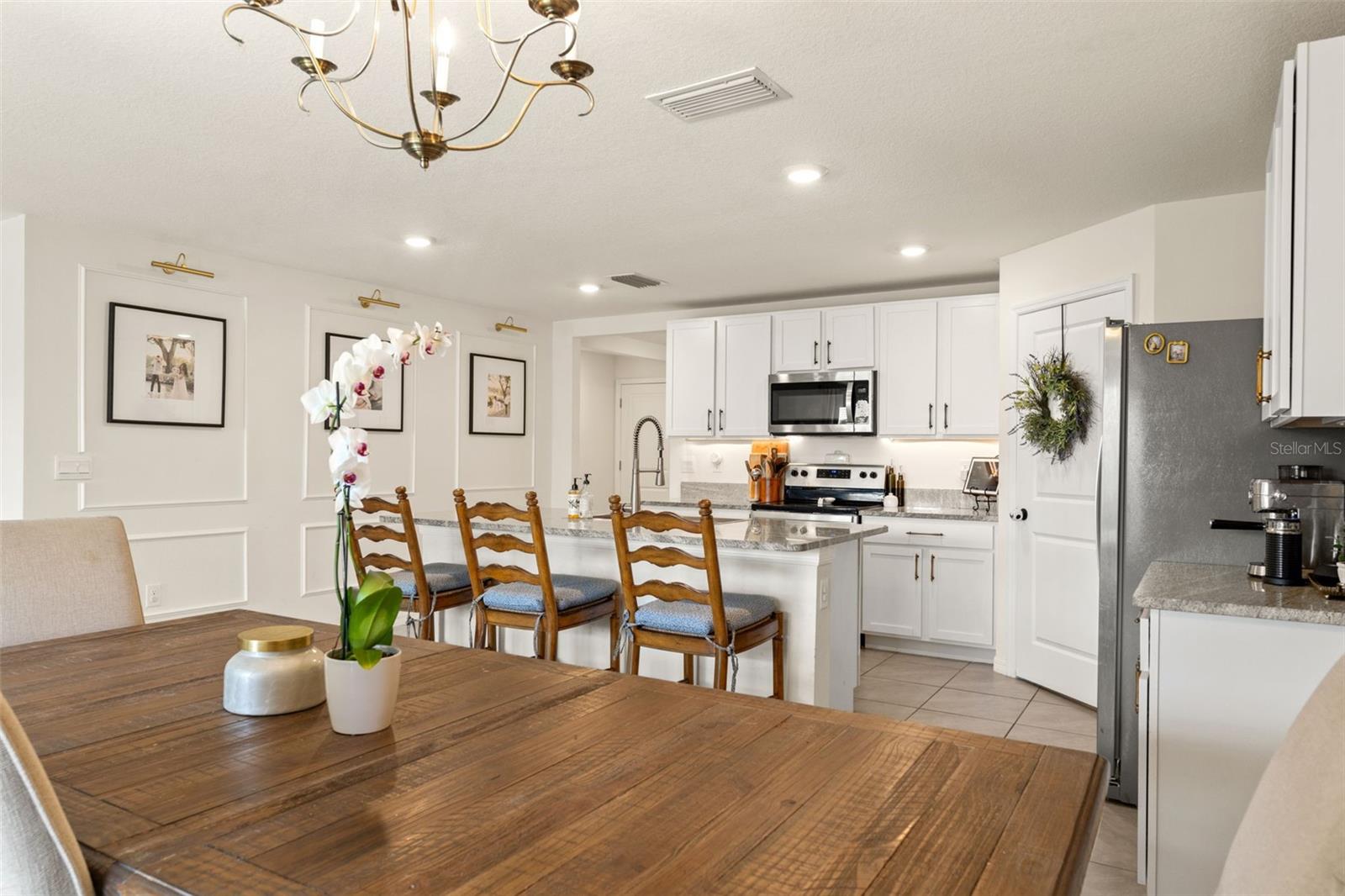 TRIUMPH SOUTH PH 1 - Residential