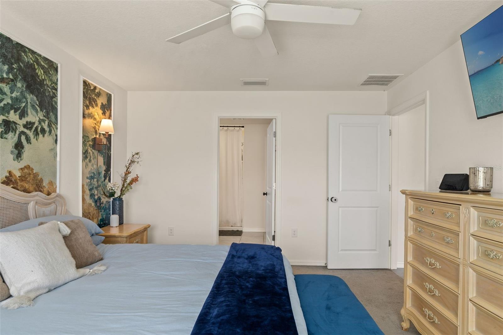 TRIUMPH SOUTH PH 1 - Residential