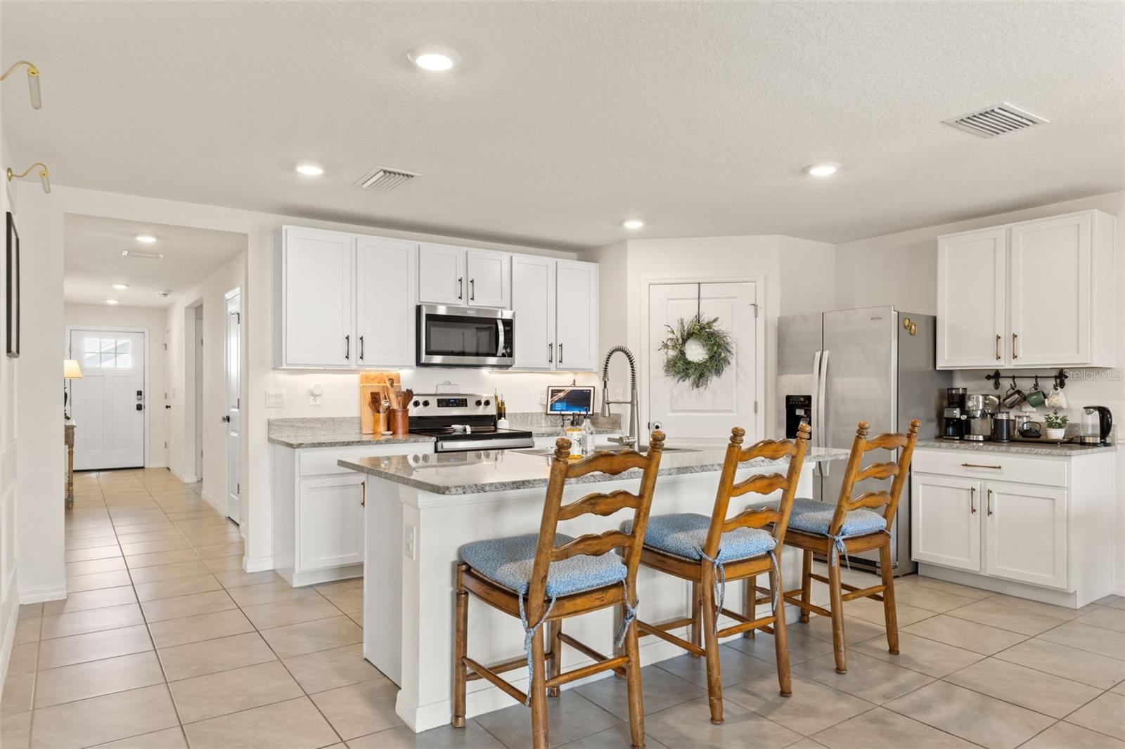 TRIUMPH SOUTH PH 1 - Residential