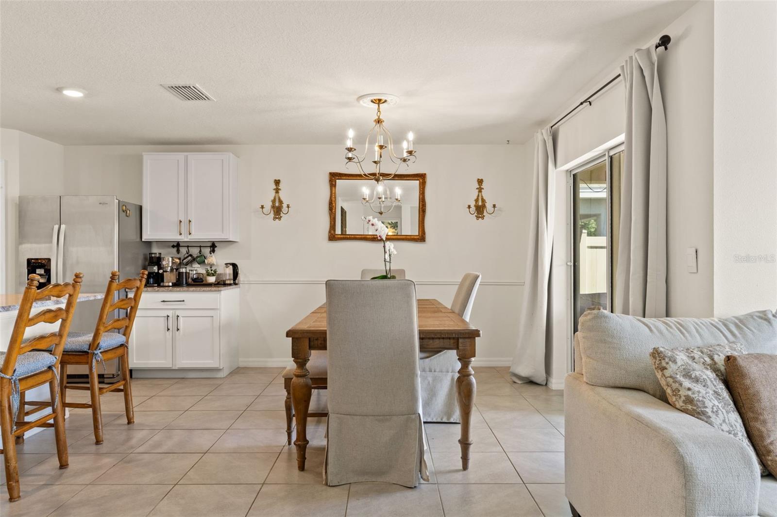 TRIUMPH SOUTH PH 1 - Residential