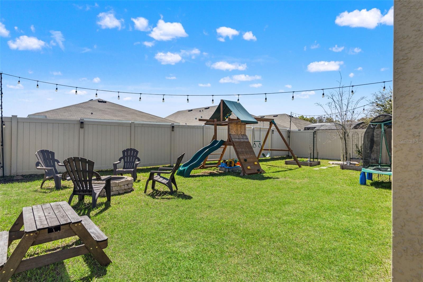 TRIUMPH SOUTH PH 1 - Residential