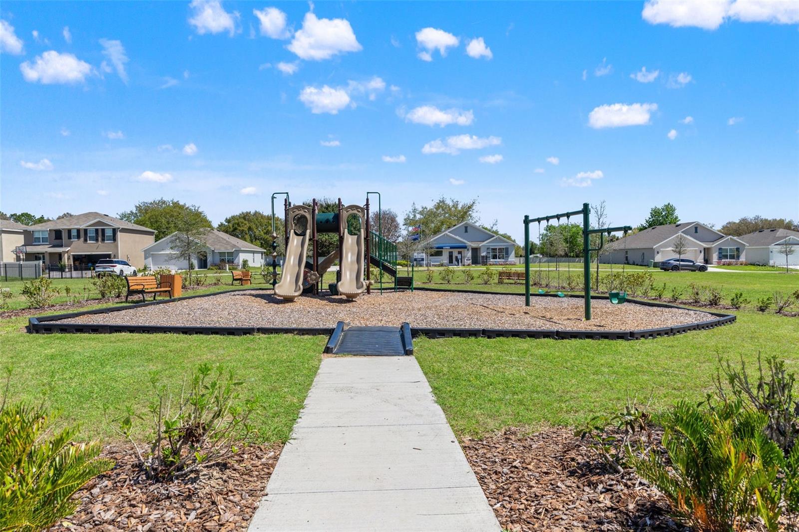 TRIUMPH SOUTH PH 1 - Residential