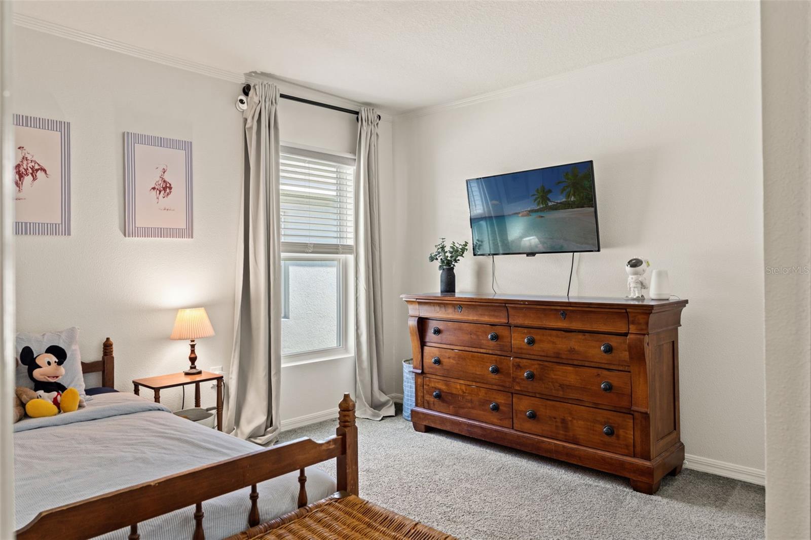 TRIUMPH SOUTH PH 1 - Residential