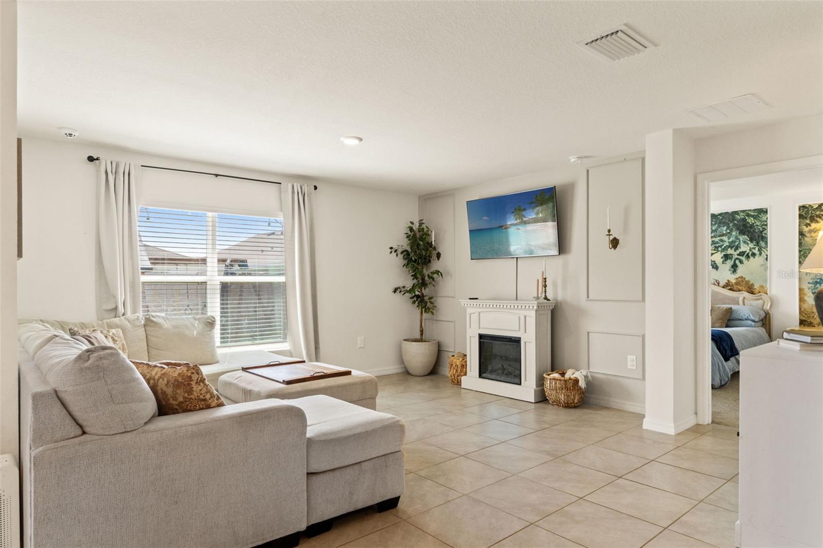 TRIUMPH SOUTH PH 1 - Residential