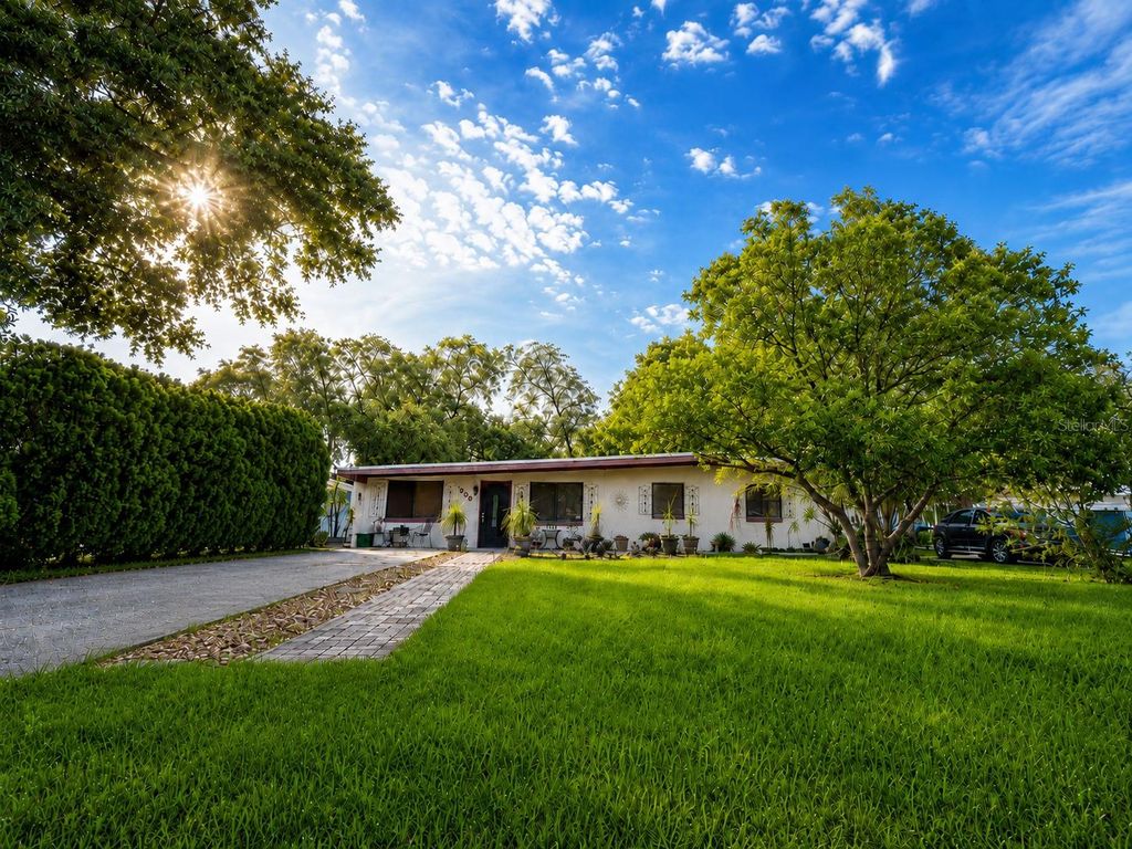 Photo of 608 Dixie Lane, South Daytona, FL 32119 (MLS # NS1088682)