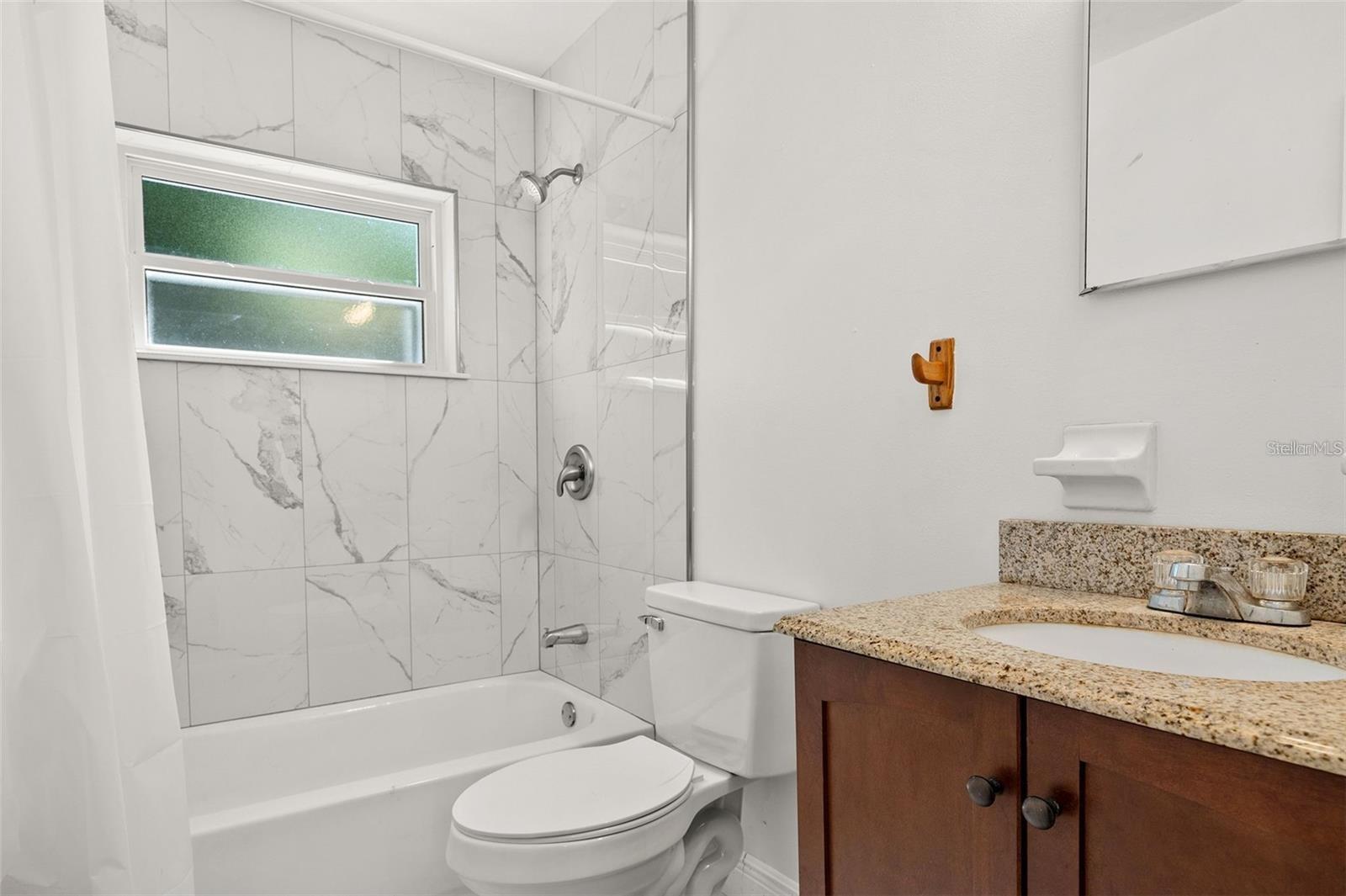GOLDEN ISLE - Residential Lease
