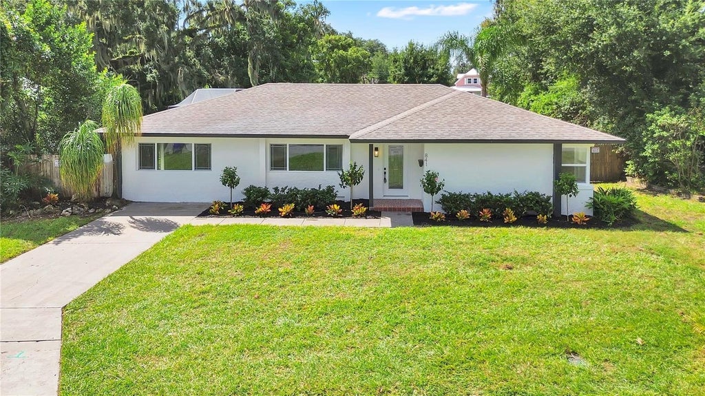 Photo of 841 E Valencia Street, Lakeland, FL 33805 (MLS # L4965175)