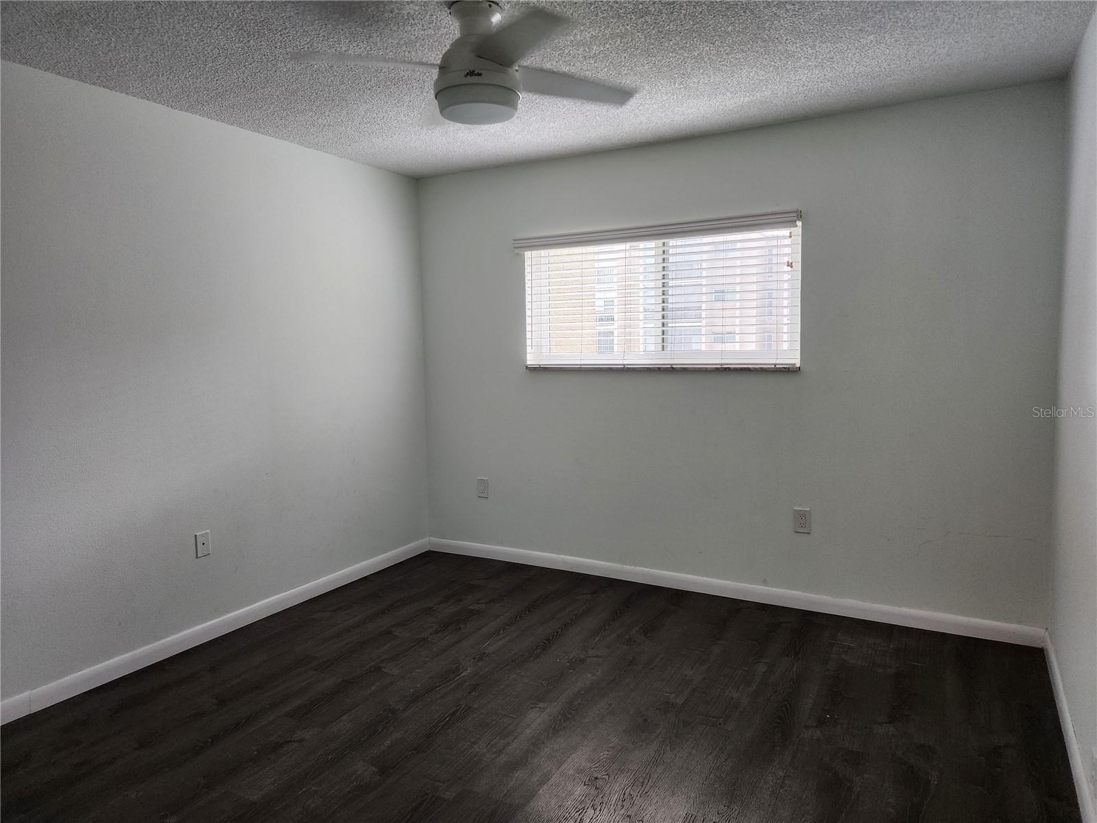 SUNSHINE TOWERS APT RESIDENCES - Residential