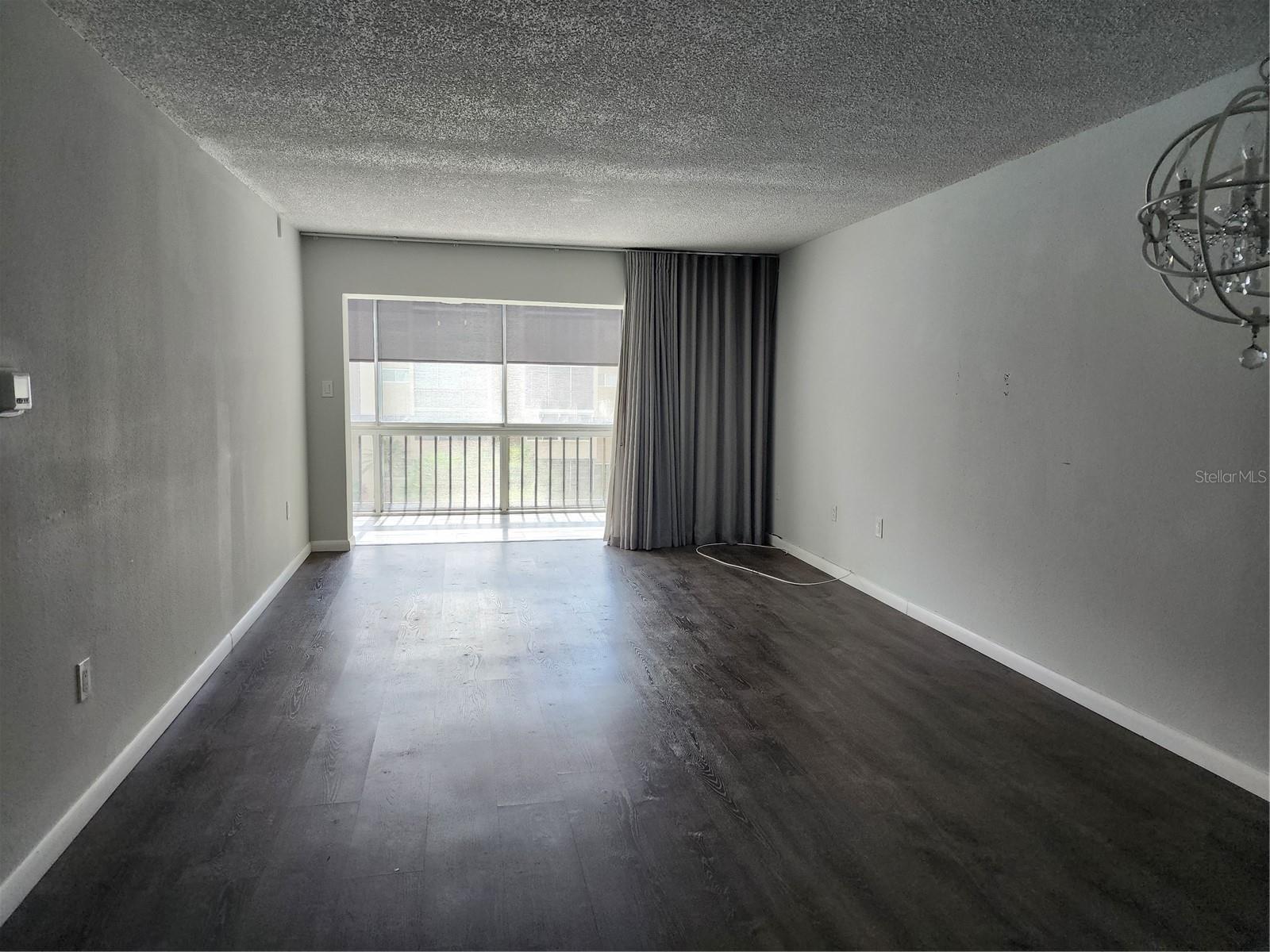 SUNSHINE TOWERS APT RESIDENCES - Residential