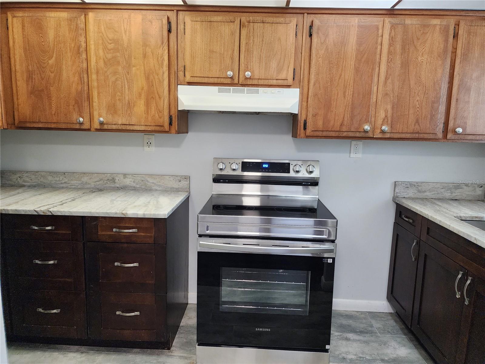 SUNSHINE TOWERS APT RESIDENCES - Residential