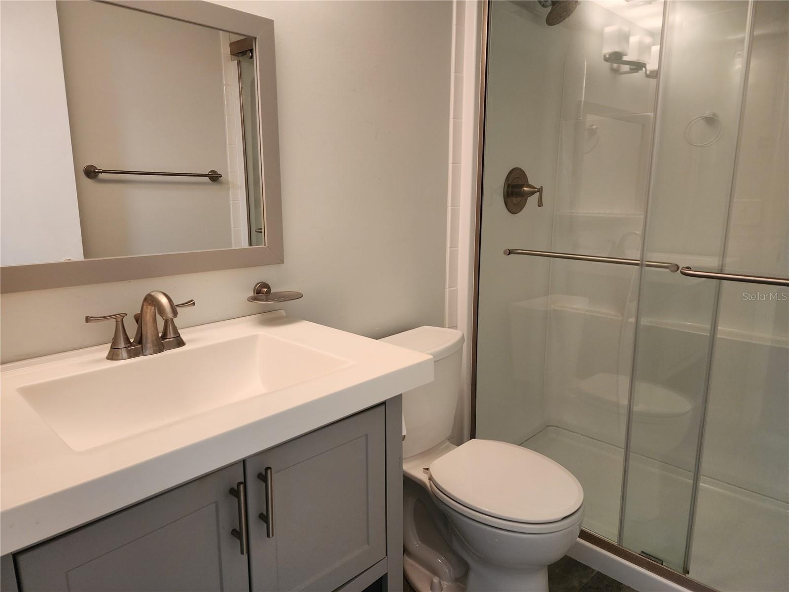 SUNSHINE TOWERS APT RESIDENCES - Residential