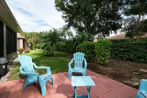 A home in LAKE WALES