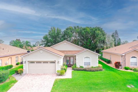 A home in LAKE WALES