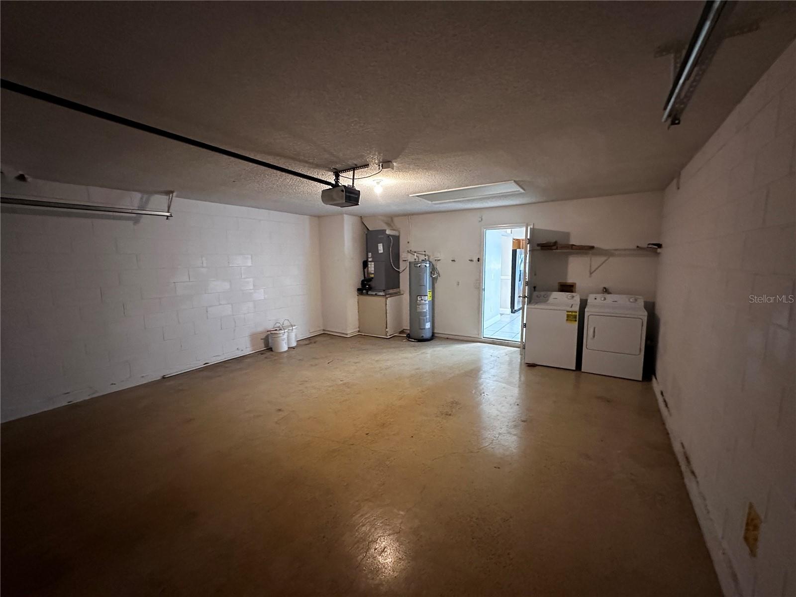 CHASE GROVES UNIT 8 - Residential Lease