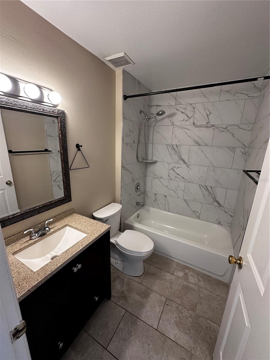 CHASE GROVES UNIT 8 - Residential Lease