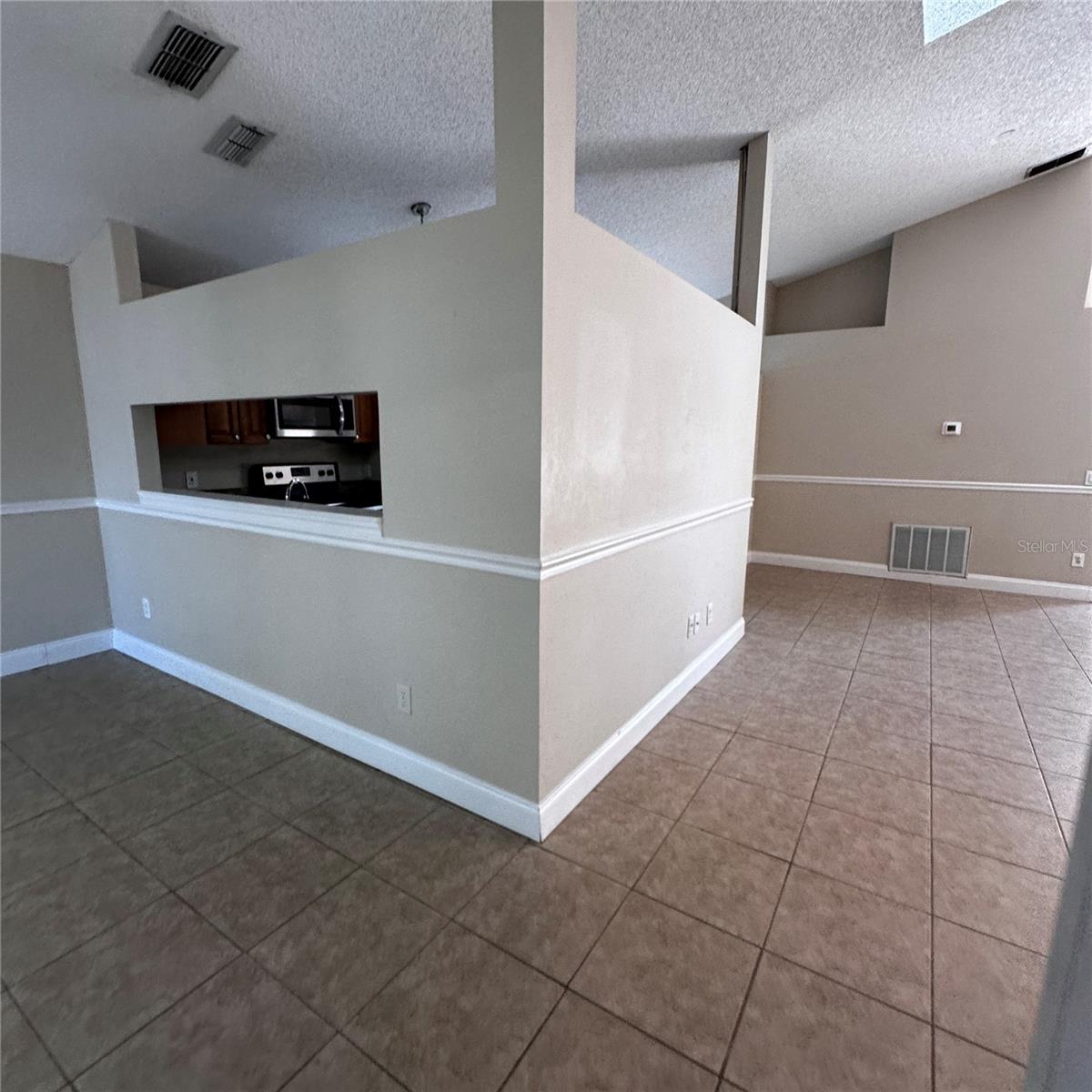 CHASE GROVES UNIT 8 - Residential Lease