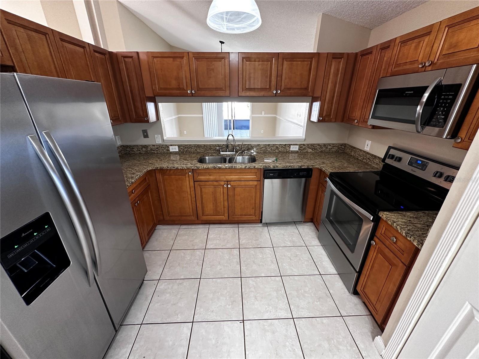 CHASE GROVES UNIT 8 - Residential Lease