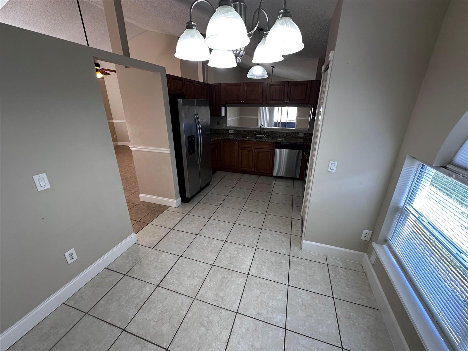 CHASE GROVES UNIT 8 - Residential Lease