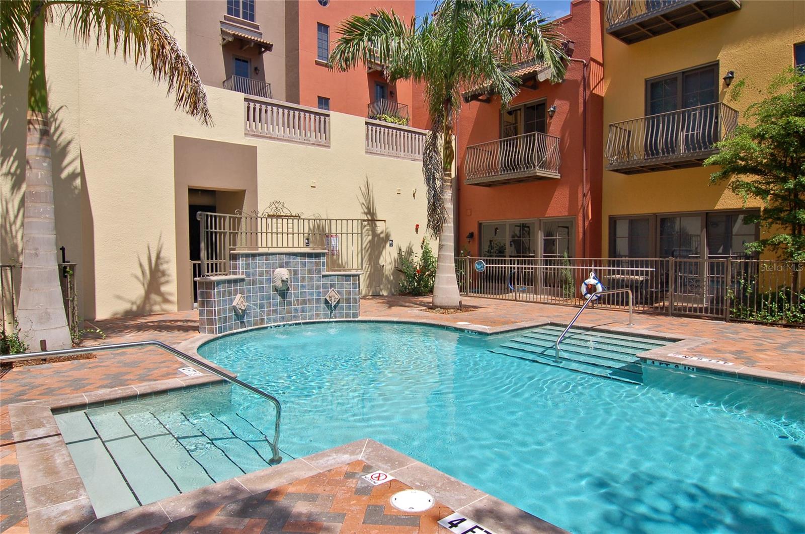 BURNS COURT VILLAS - Residential