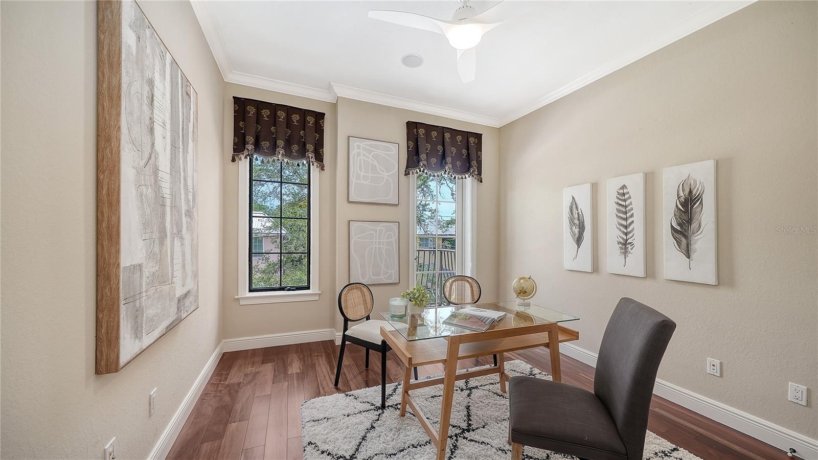 BURNS COURT VILLAS - Residential