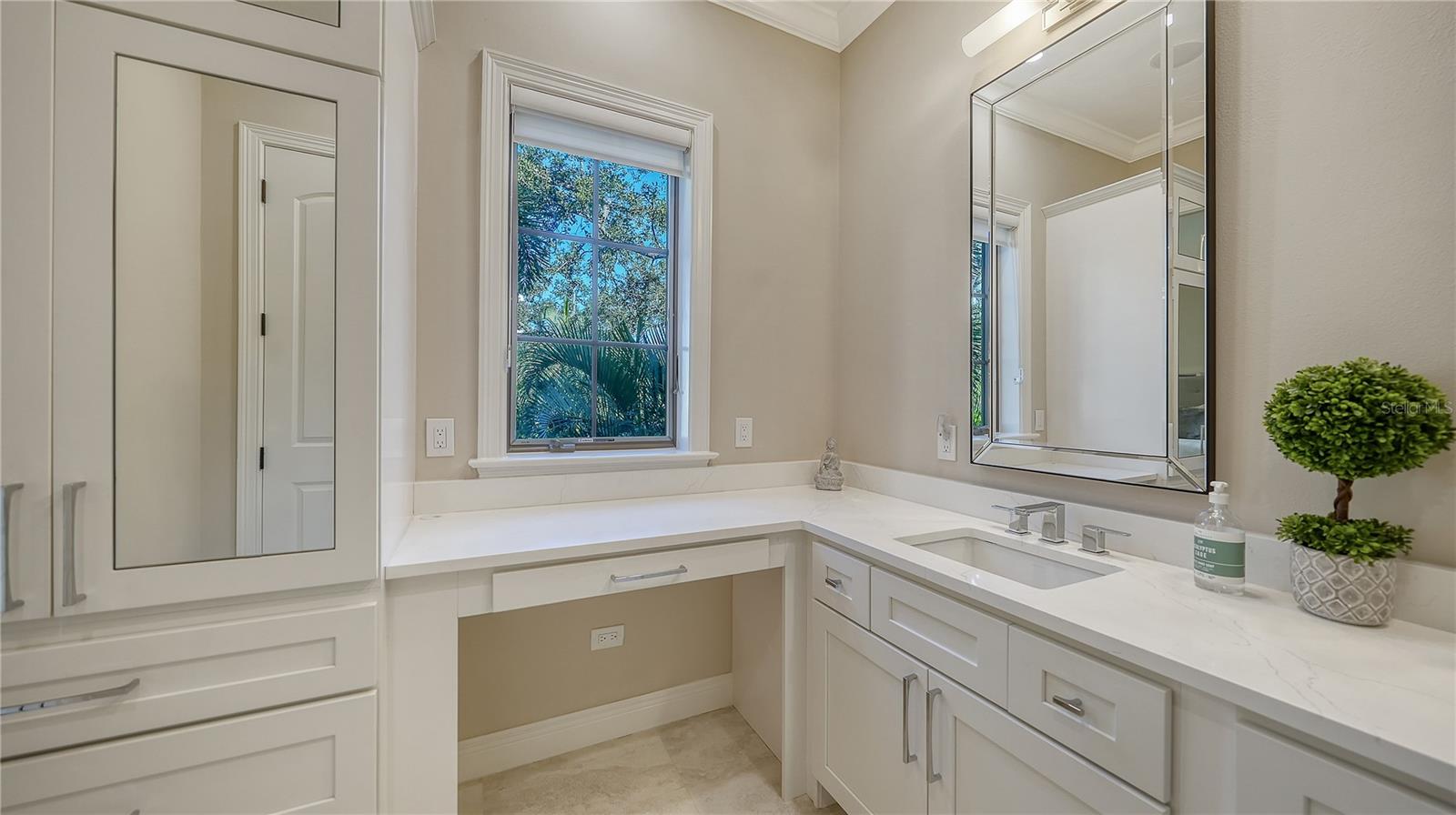 BURNS COURT VILLAS - Residential