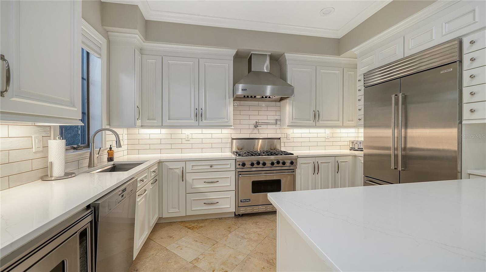 BURNS COURT VILLAS - Residential