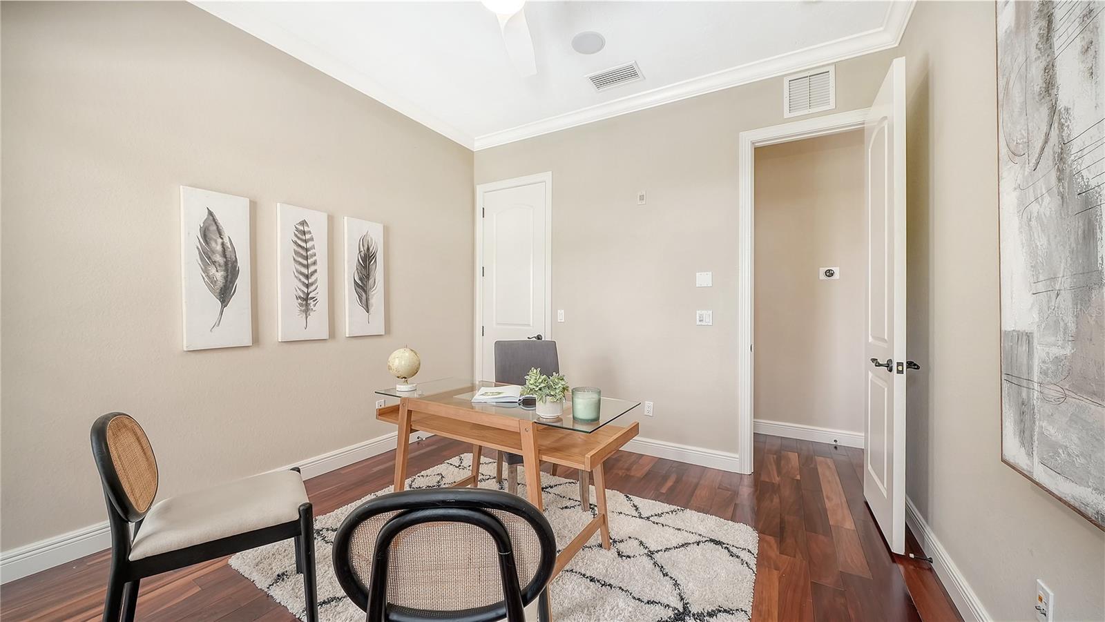 BURNS COURT VILLAS - Residential