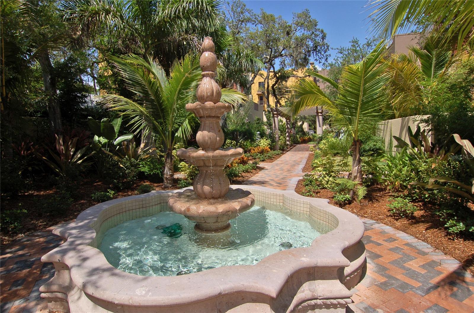 BURNS COURT VILLAS - Residential