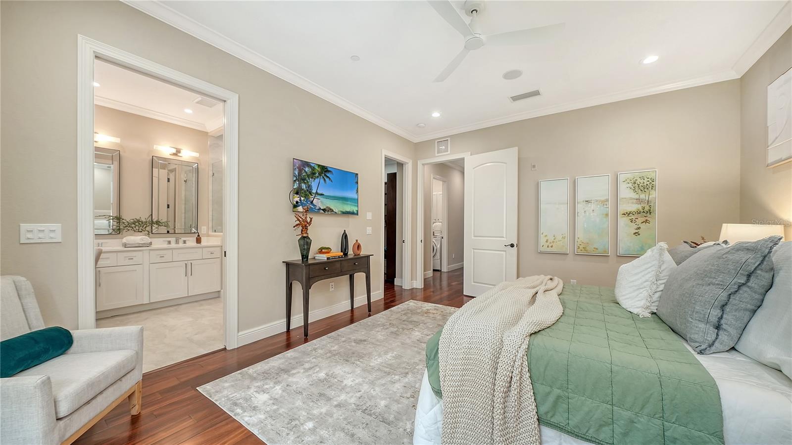 BURNS COURT VILLAS - Residential