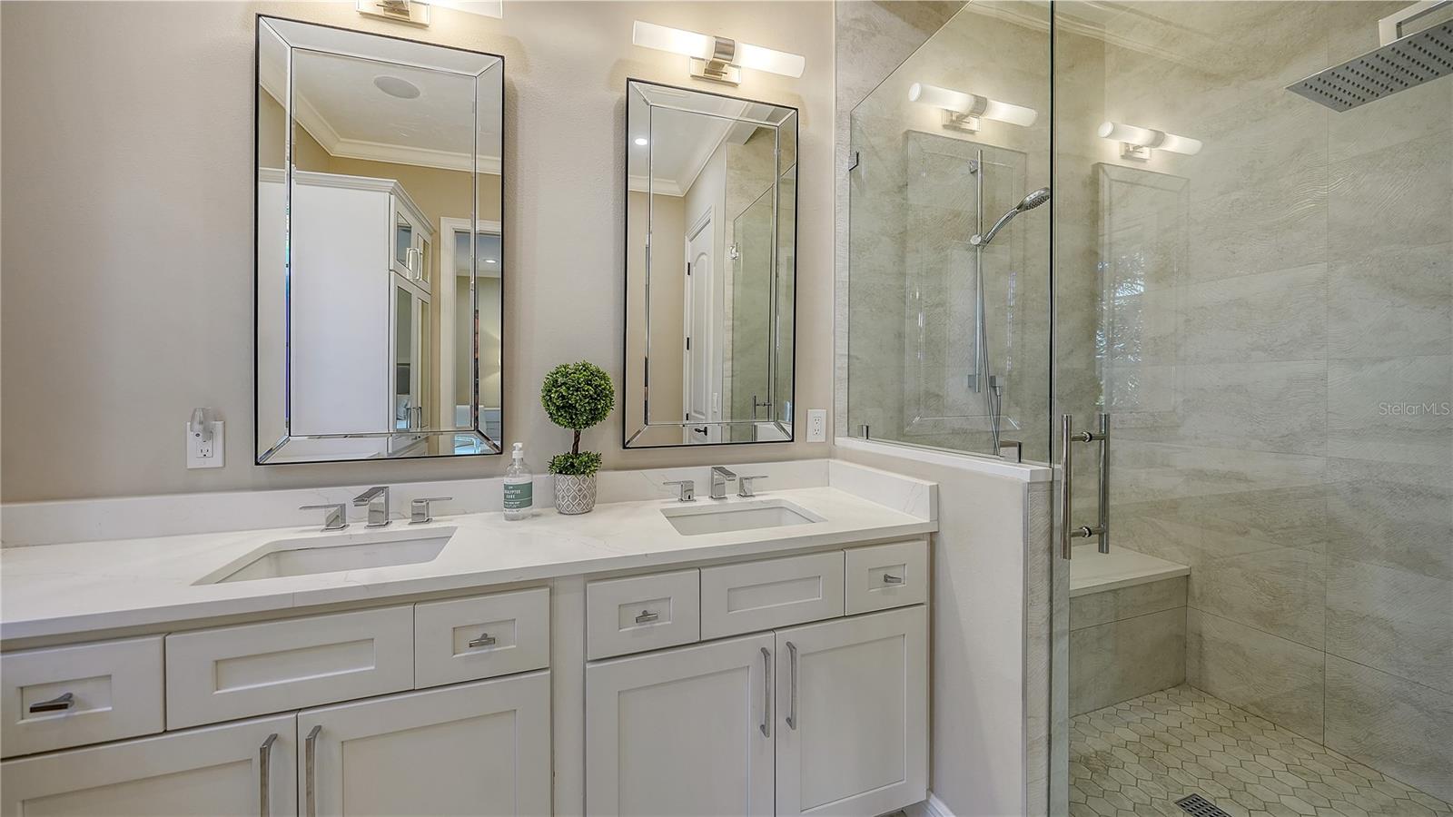 BURNS COURT VILLAS - Residential