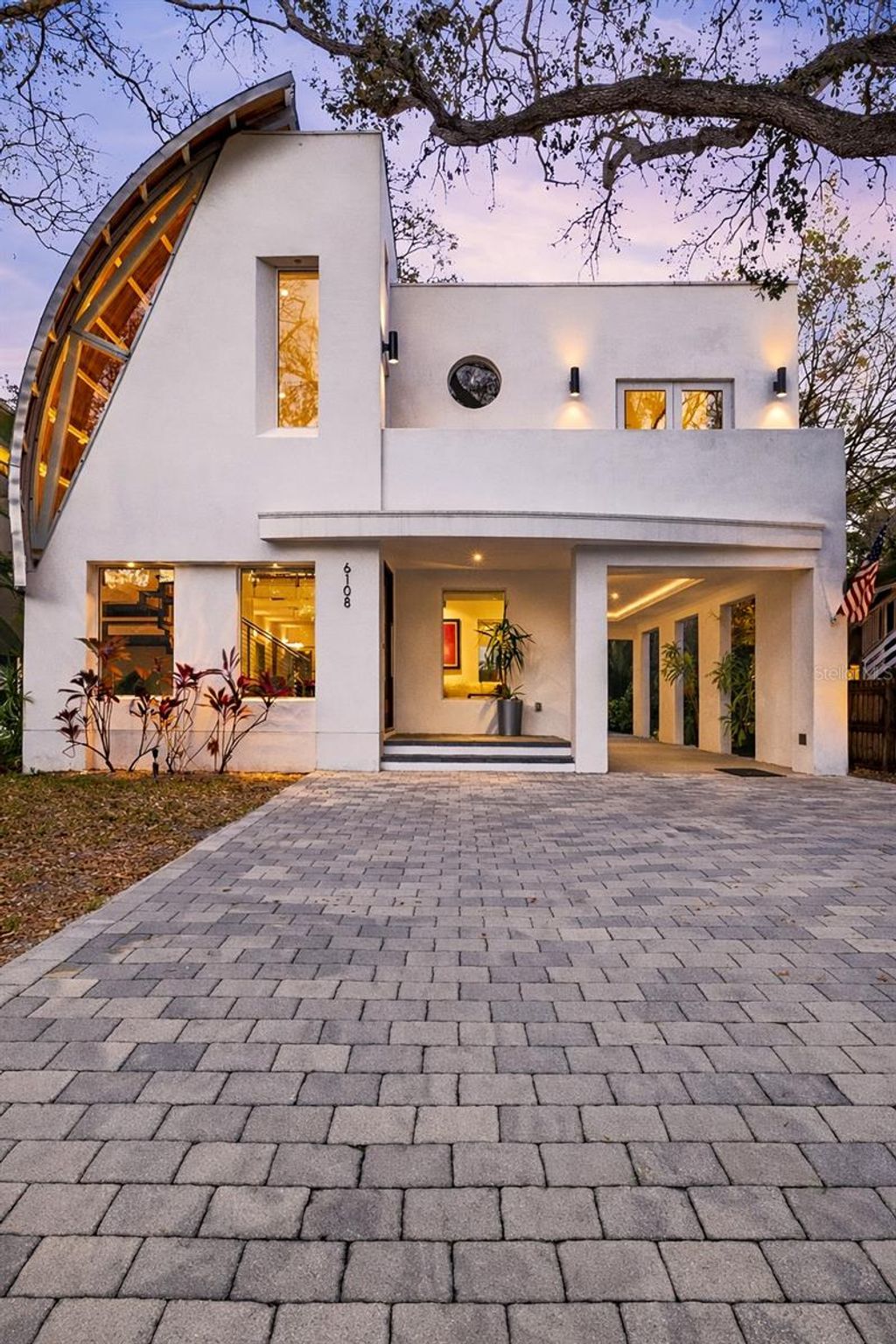 Photo of 6108 S Elkins Avenue, Tampa, FL 33611 (MLS # O6385926)