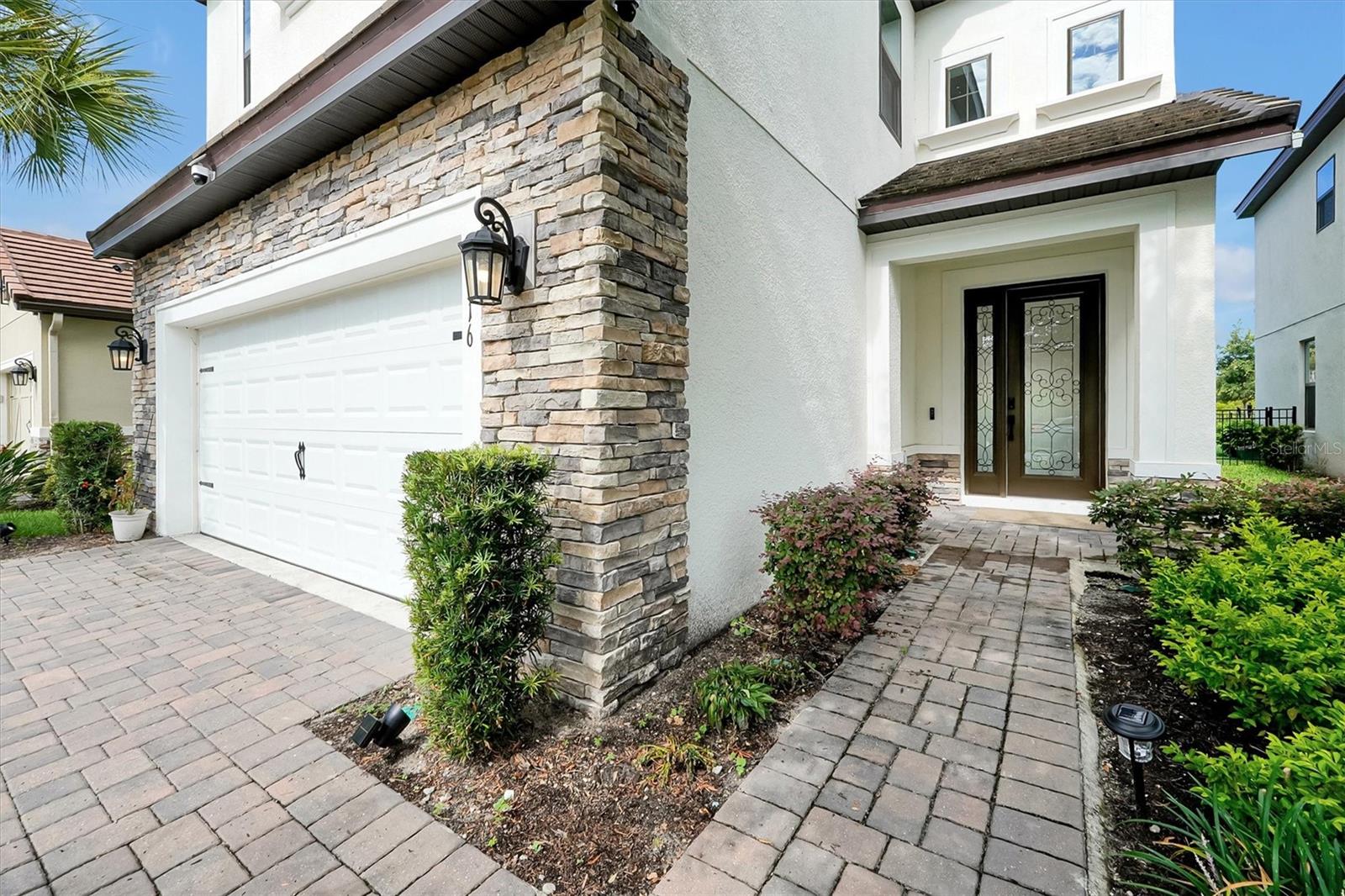 1316 BLUE STEM LANE