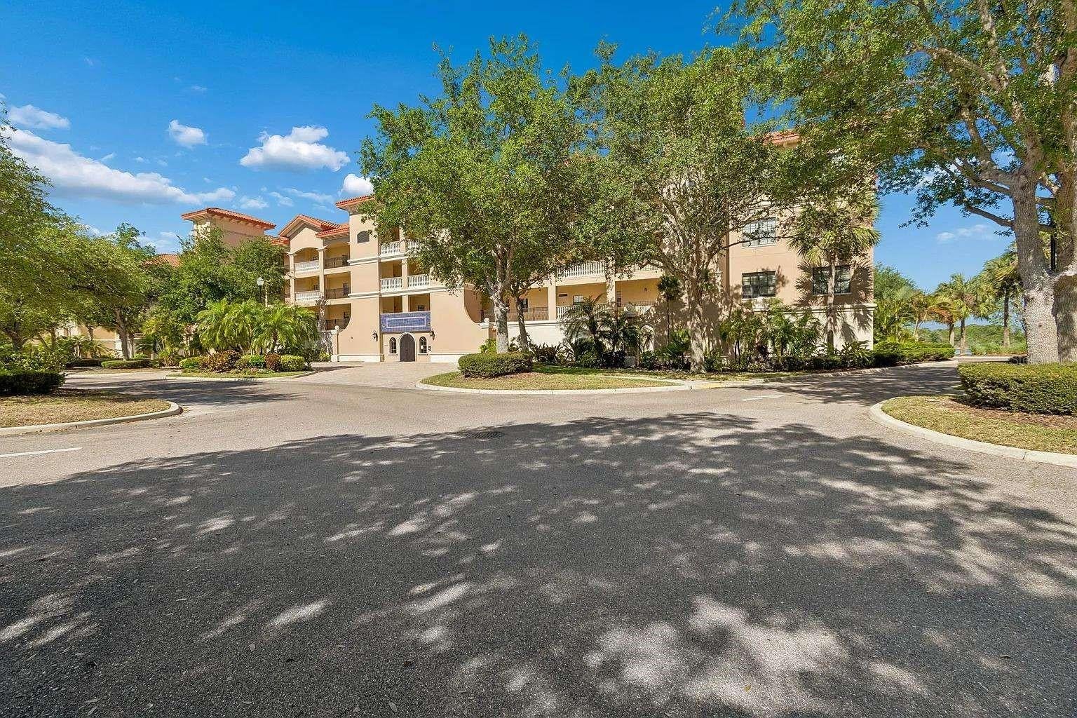 7702 LAKE VISTA COURT 202
