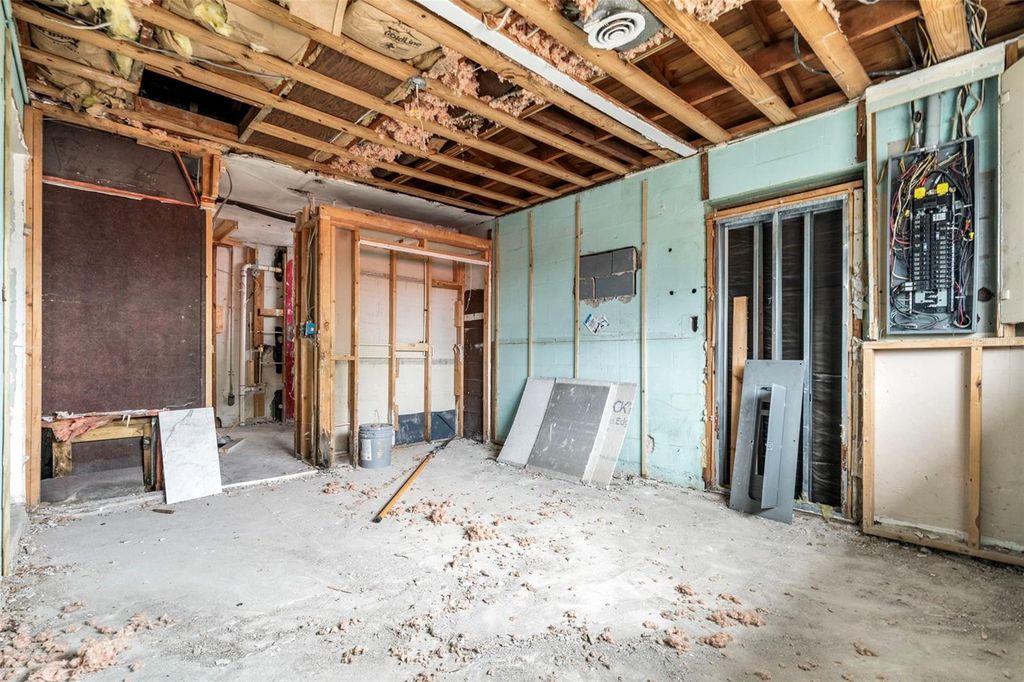 Photo of 9570 Sun Isle Drive NE, St Petersburg, FL 33702 (MLS # TB8457108)