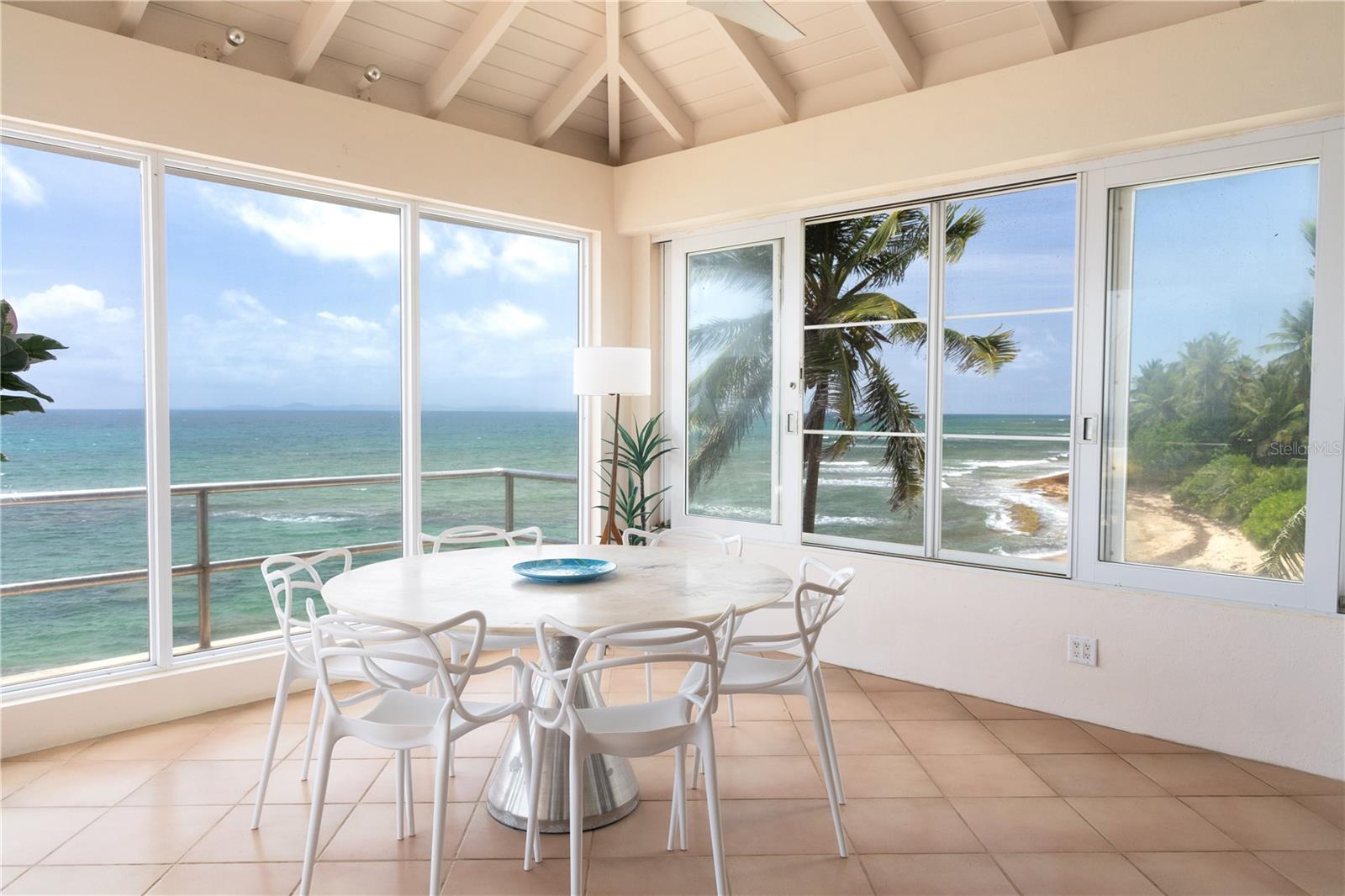 BRAVOS DE BOSTON - Residential