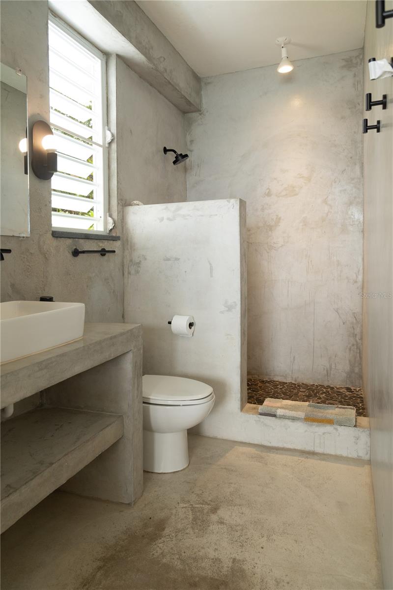 BRAVOS DE BOSTON - Residential