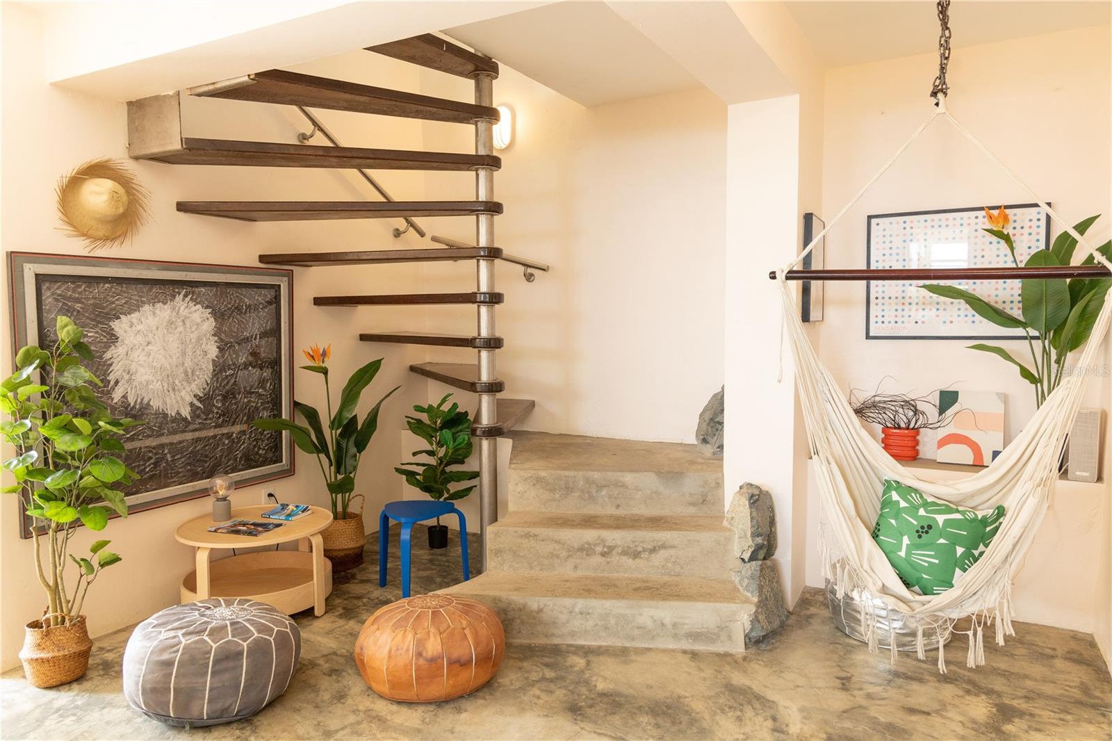 BRAVOS DE BOSTON - Residential