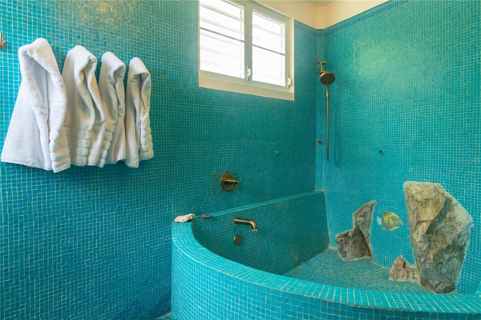 BRAVOS DE BOSTON - Residential