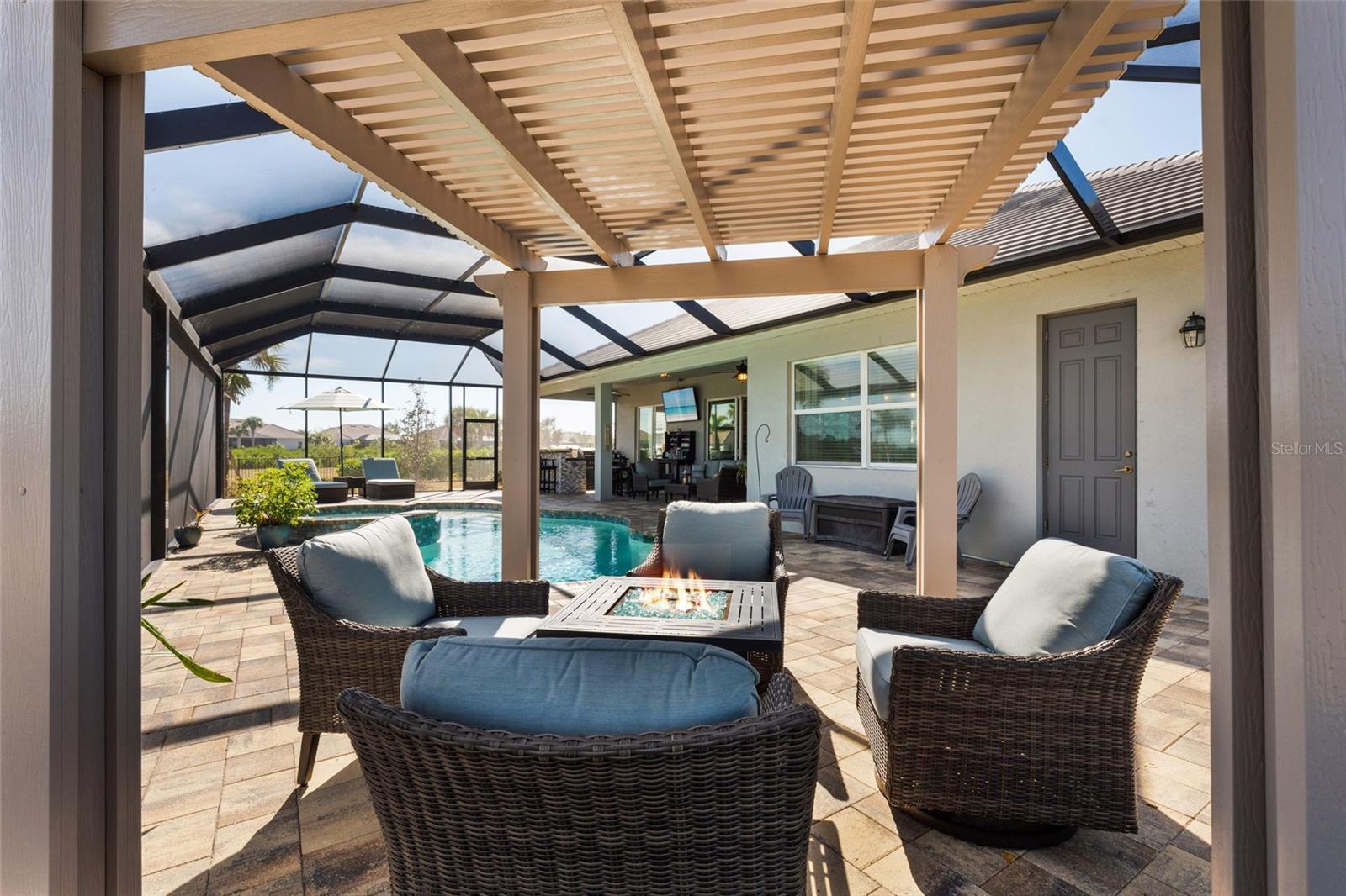 HARBOR WEST - Residential