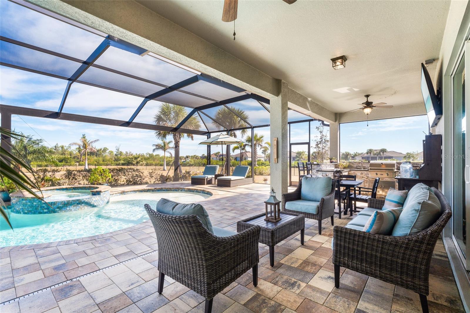 HARBOR WEST - Residential
