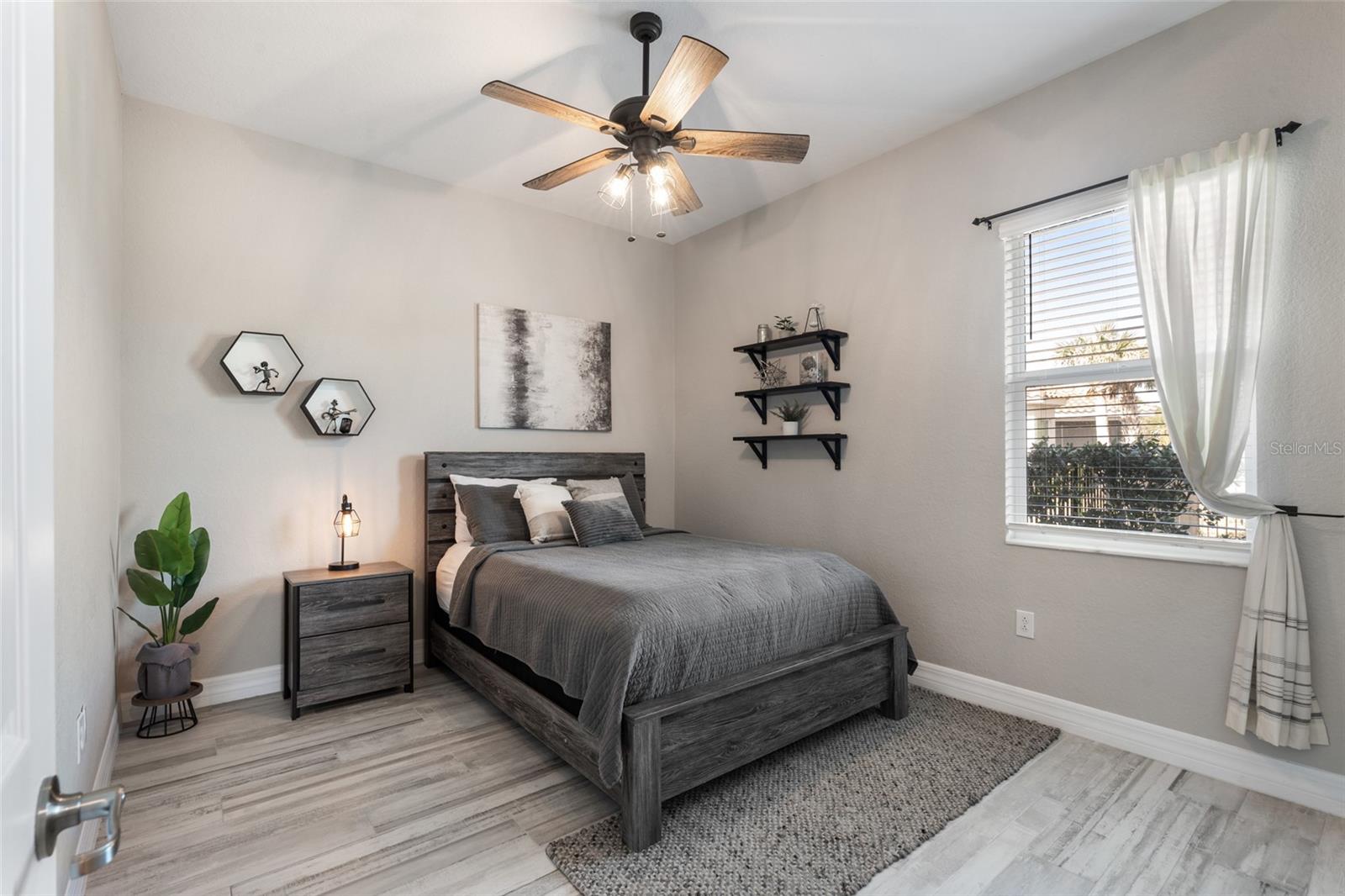 HARBOR WEST - Residential