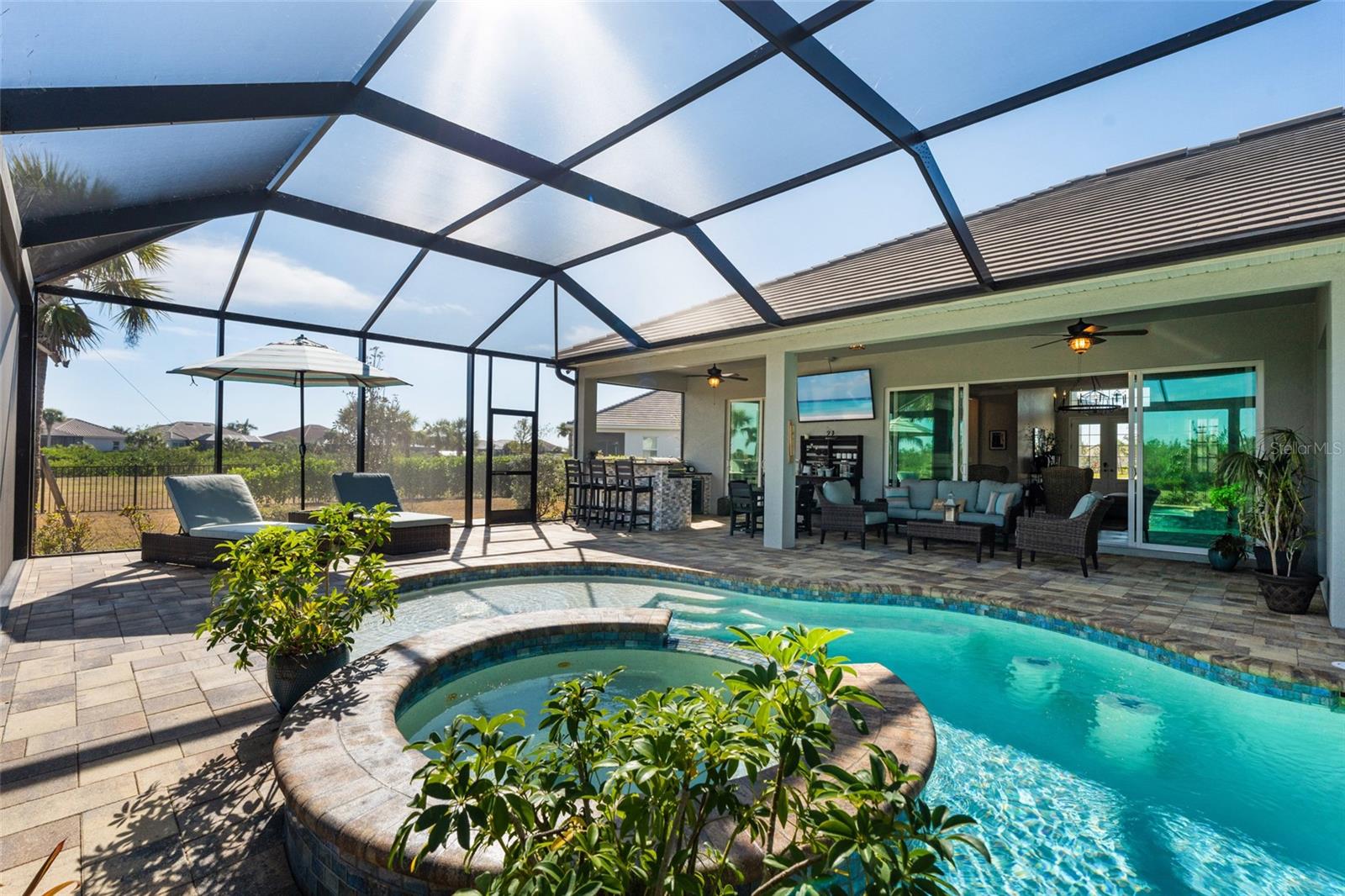 HARBOR WEST - Residential