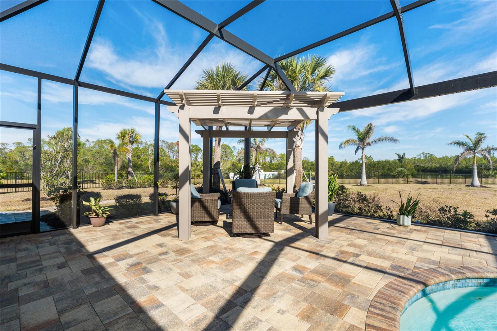 HARBOR WEST - Residential
