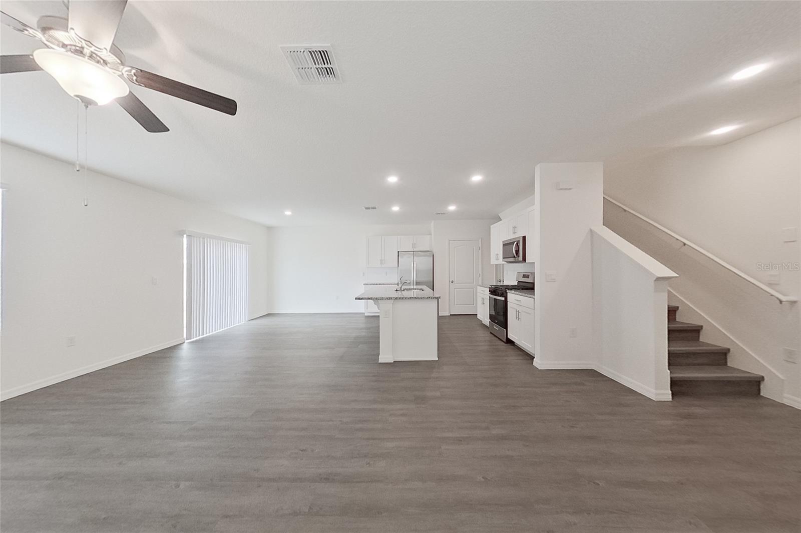 LAKE GRIFFIN RESERVE - Residential Lease