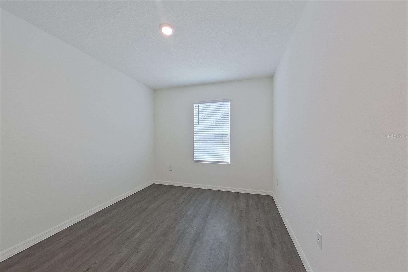 LAKE GRIFFIN RESERVE - Residential Lease