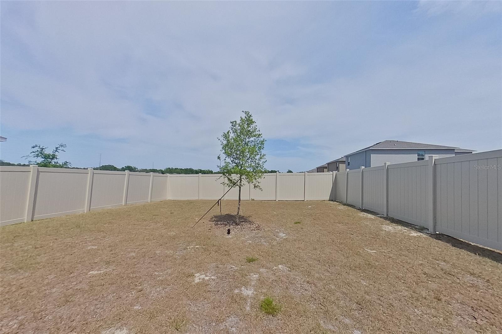 LAKE GRIFFIN RESERVE - Residential Lease