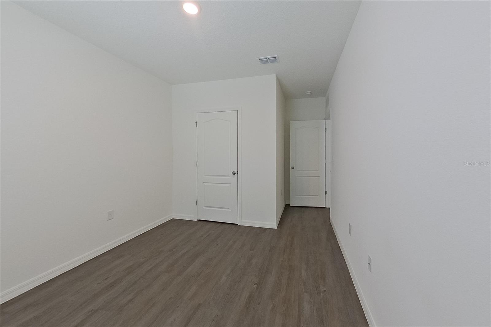 LAKE GRIFFIN RESERVE - Residential Lease