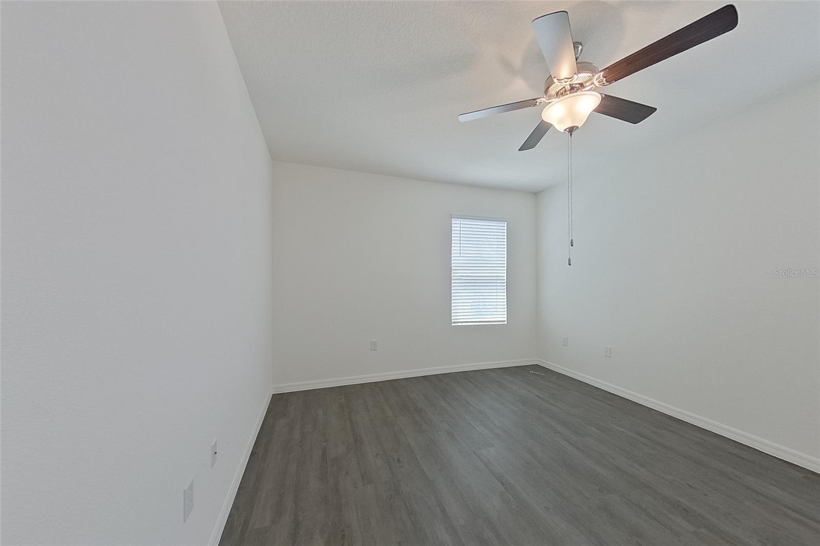 LAKE GRIFFIN RESERVE - Residential Lease